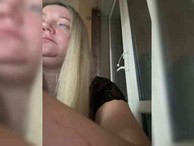 KiraMalina webcam