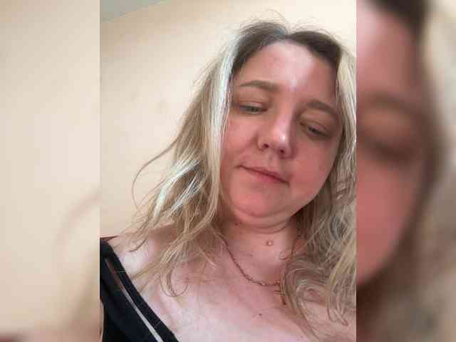 KiraMalina webcam