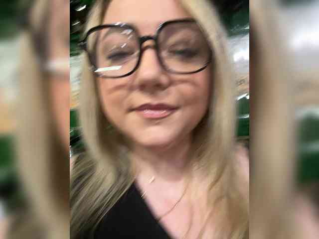 KiraMalina webcam
