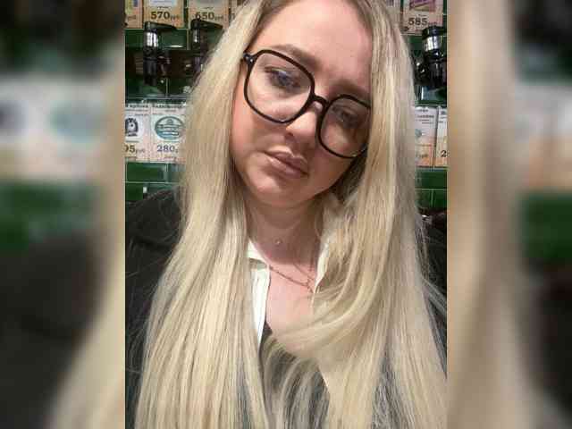 KiraMalina webcam