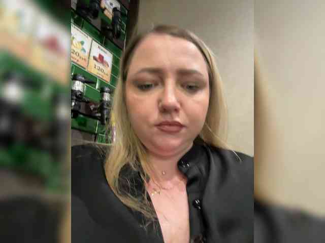 KiraMalina webcam
