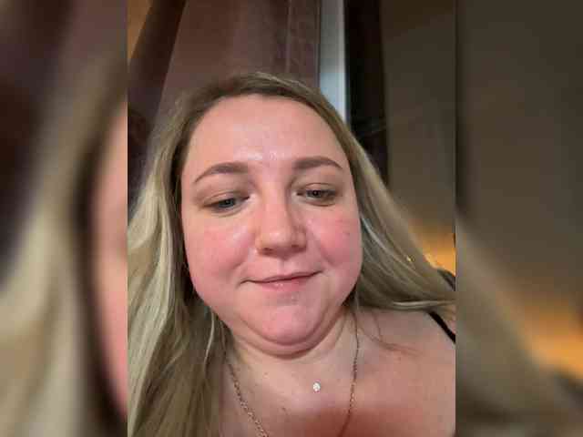 KiraMalina webcam