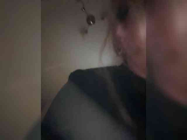KiraMalina webcam