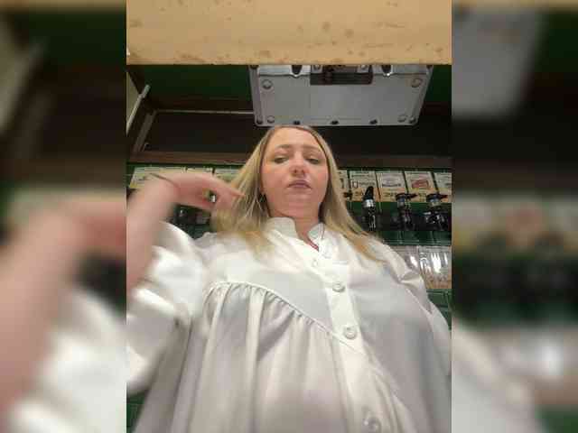 KiraMalina webcam