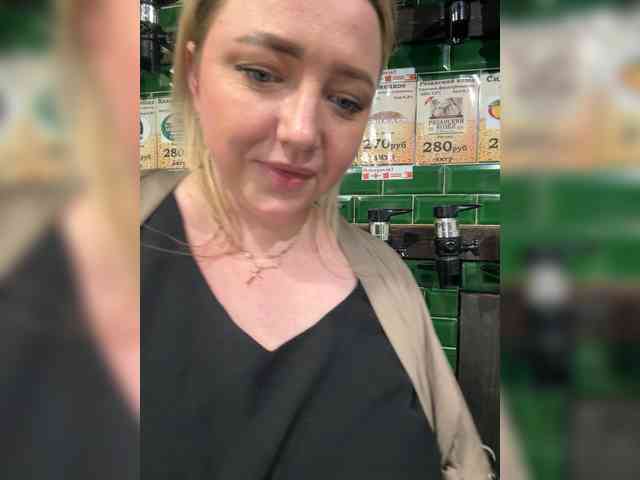 KiraMalina webcam