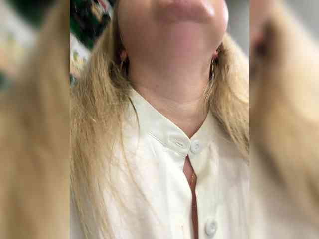 KiraMalina webcam