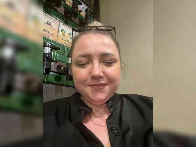 KiraMalina webcam