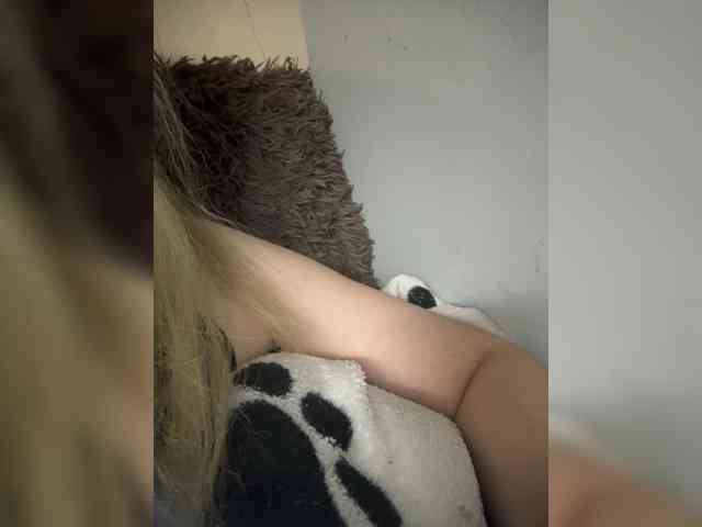 KiraMalina webcam