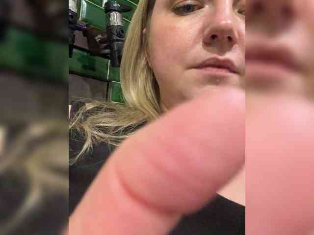 KiraMalina webcam