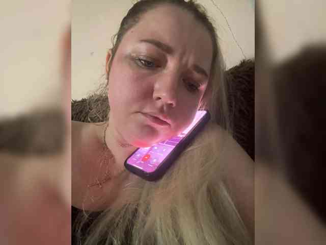 KiraMalina webcam