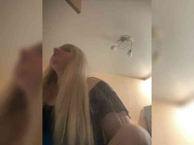 KiraMalina webcam