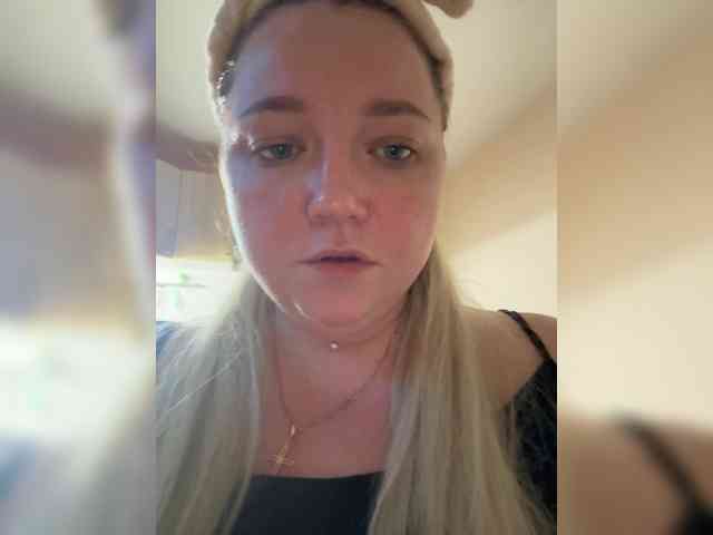 KiraMalina webcam