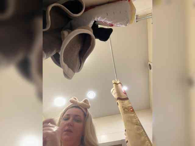 KiraMalina webcam