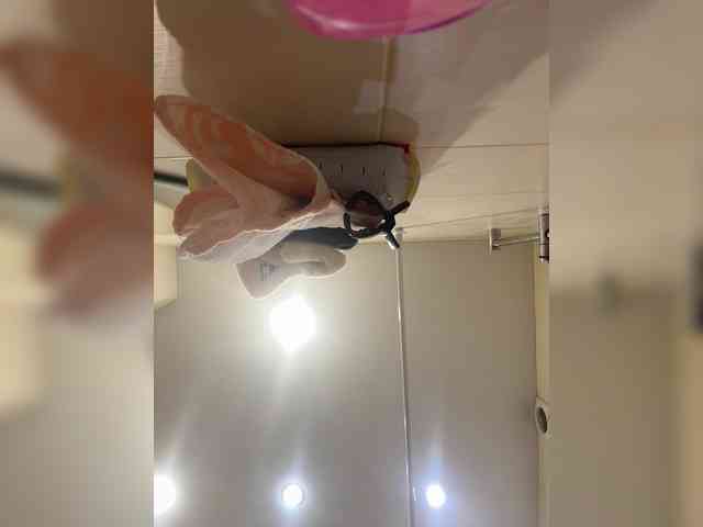 KiraMalina webcam