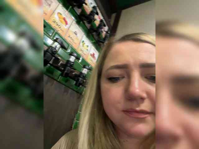 KiraMalina webcam