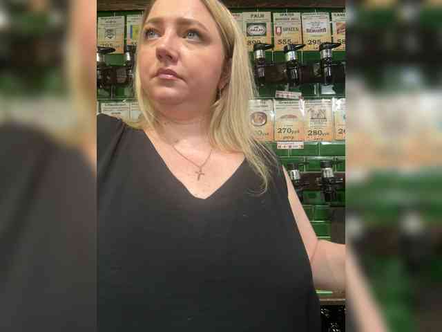 KiraMalina webcam