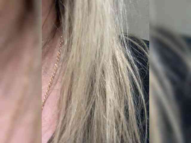KiraMalina webcam