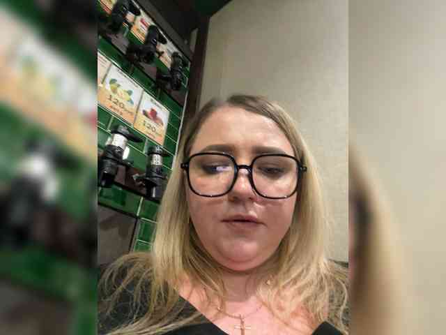 KiraMalina webcam