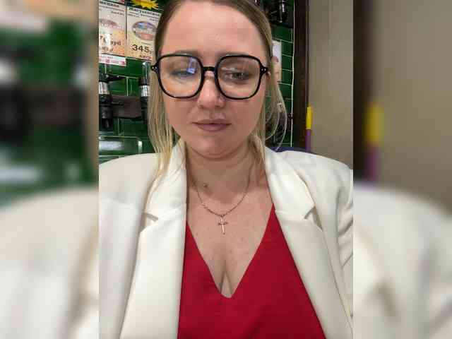 KiraMalina webcam