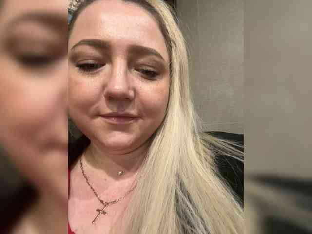 KiraMalina webcam