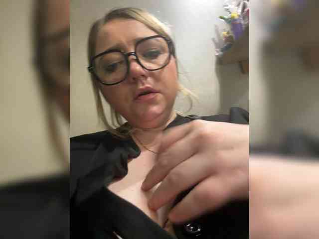 KiraMalina webcam