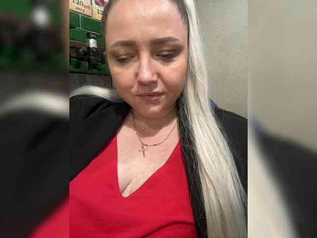 KiraMalina webcam