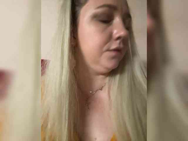 KiraMalina webcam