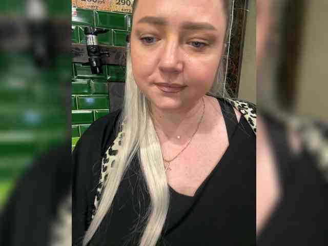 KiraMalina webcam