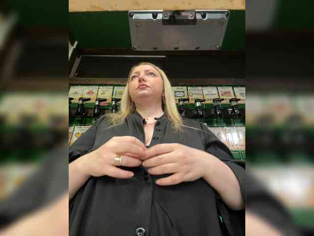 KiraMalina webcam