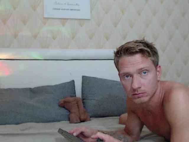 JessSteve Live Webcam on BongaCams