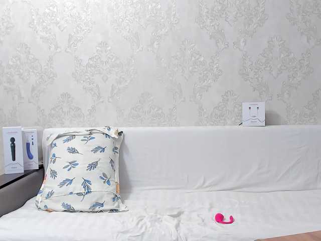 ToraMika live webcam show