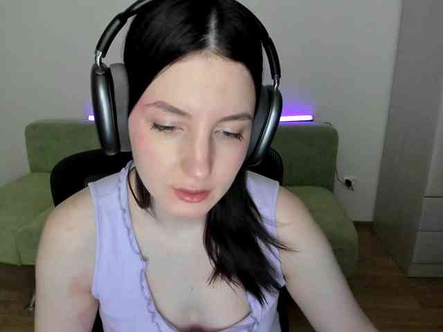 Naomi_Velvet webcam