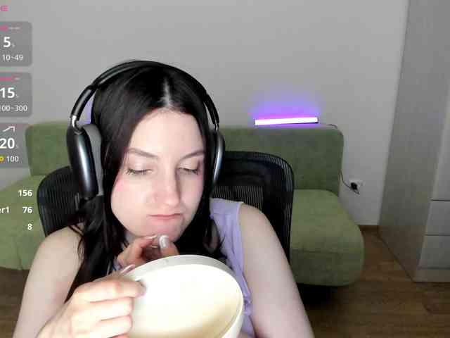 Naomi_Velvet webcam