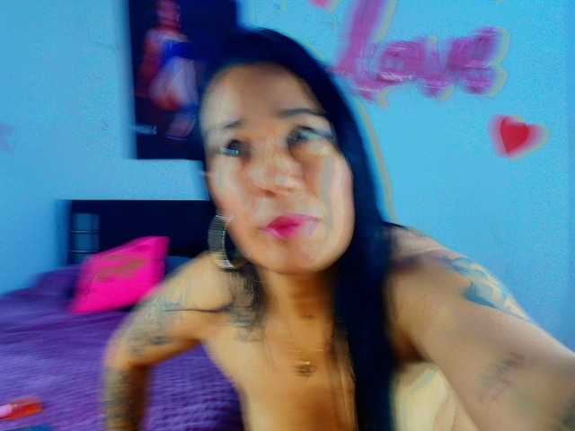 kylee79 live cam on BongaCams