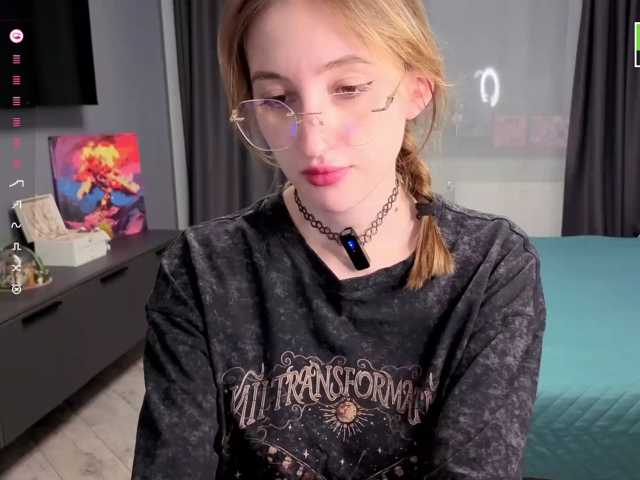 Alice-World8 live cam on BongaCams