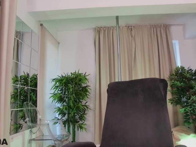 VanillaGold live cam on BongaCams