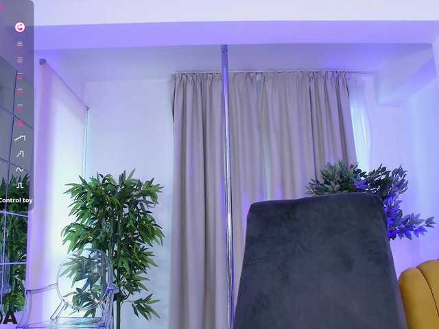 VanillaGold live cam on BongaCams