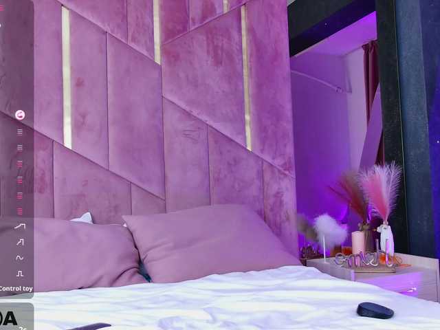 VanillaGold live cam on BongaCams
