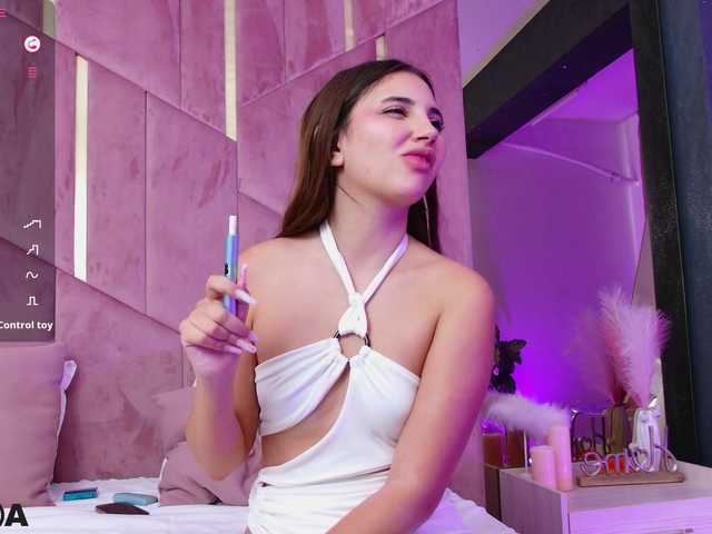 VanillaGold live cam on BongaCams