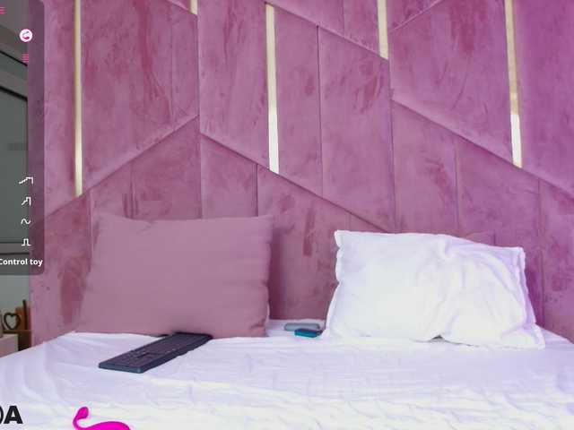 VanillaGold live cam on BongaCams
