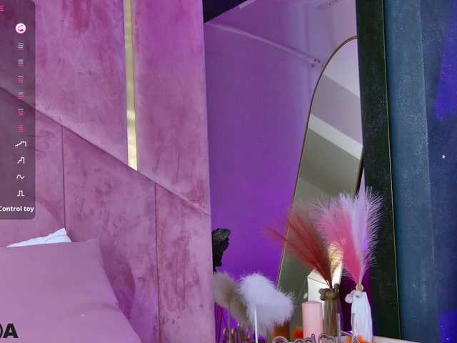 VanillaGold live cam on BongaCams
