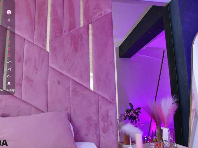 VanillaGold live cam on BongaCams
