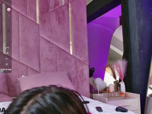 VanillaGold live cam on BongaCams