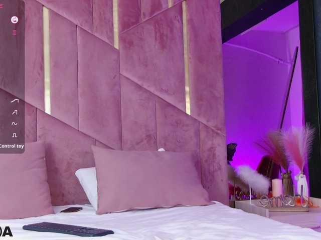 VanillaGold live cam on BongaCams