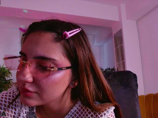 VanillaGold live cam on BongaCams