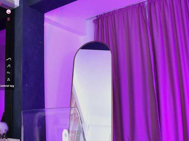 VanillaGold live cam on BongaCams