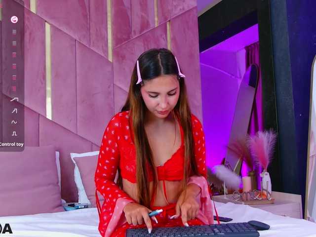 VanillaGold live cam on BongaCams