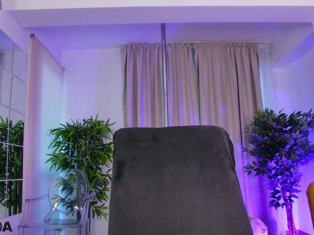 VanillaGold live cam on BongaCams