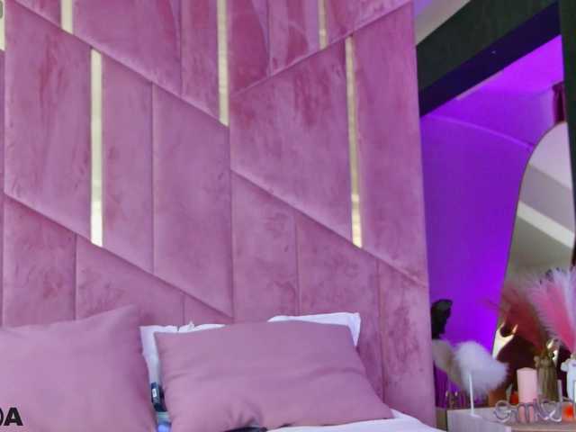 VanillaGold live cam on BongaCams