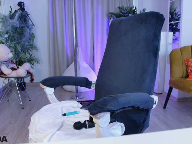 VanillaGold live cam on BongaCams